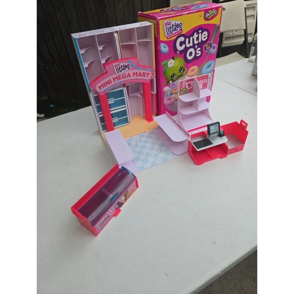 Shopkins Real Littles Mini Mega Mart Playset Incomplete/with original box